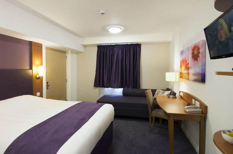 Premier Inn Fort William Exterior photo